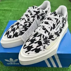 【新品】【大特価】adidas HYPERSLEEK W 22.5cm