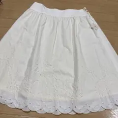 【新品未使用タグ付き】レイシーラディアント　ホワイト綿100%スカートのサムネイル