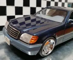 DB14★ミニカー★ オートアート製 1/18 スケール ランドローバー DB14☆ミニカー☆ オートアート製 1/18 スケール ランドローバー