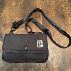 CHUMS ブラック サコッシュ