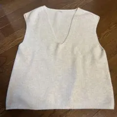 UNIQLO アイボリー Vネックニットベスト Lサイズ