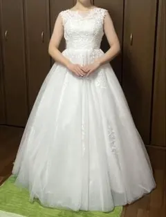ウェディングドレス アメリカンスリーブ 総花柄 ラメ フェザー パニエ 