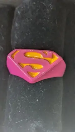 平成レトロSuperman ロゴ ピンクリング 指輪12号〜フリーサイズ未使用品