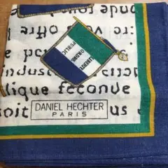 DANIEL HECHTER 文字と旗のハンカチ