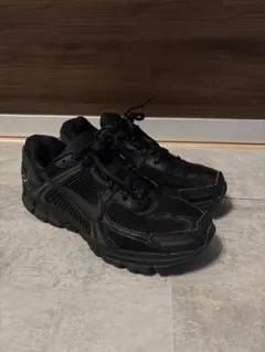 Nike zoom vomero5 ボメロ5ブラック 27cm