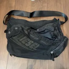 DIESEL ブラック ショルダーバッグ メッセンジャーバッグ
