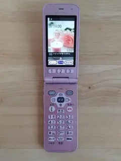 docomo らくらくホン F-01M ピンク 本体　美品　ドコモのサムネイル