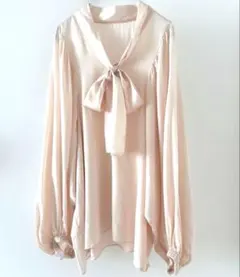 新品同様✨ビアッジョブルー シフォンラッフルブラウス ボウタイ