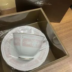 Noritake ピンク花柄 ティーカップ　新品未使用 箱付き