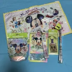 東京ディズニーランド ランチョンマット　キーホルダー　フラッグ　ステッカー