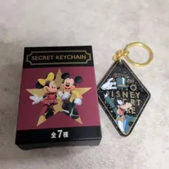 ディズニー ストア新品周年グッズ キーチャーム グーフィー