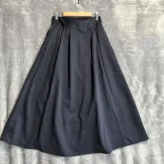アースミュージックアンドエコロジー　ネイビーのフレアロングスカート