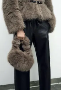 zara フェイクファーバック