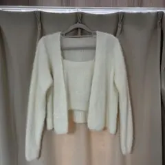 ホワイトカーディガンとタンクトップセット