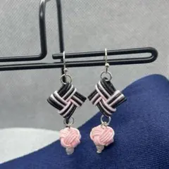 ハンドメイド【水引】 フックピアス 黒×ピンクラメ