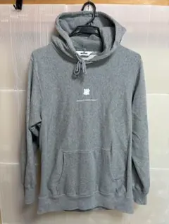UNDEFEATED グレー フーディ M アンディーフィーデッド　メンズのサムネイル