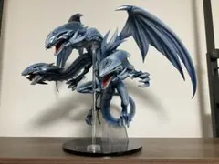青眼の究極竜 ブルーアイズ・アルティメットドラゴン フィギュア