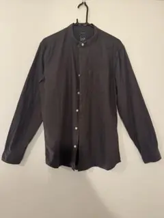 GAP ダークグレー ボタンダウンノーカラーシャツ