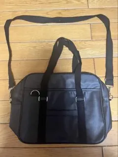 黒 合成皮革 バッグ　コンパクトサイズ