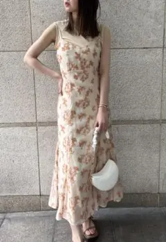 LILY BROWN 刺繍キャミワンピースセット