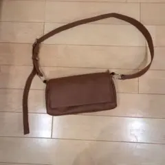 ビアズリー風ボディバッグ