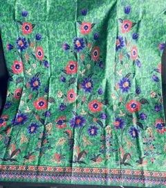 破格値‼️ バティック　生地　タイ 花柄プリント綿生地 緑色