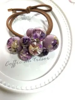 №4213 花びら型レジンヘアゴム - メルカリ