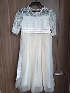 オフホワイト五分袖レースドレス