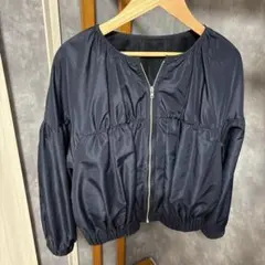 バルーンスリーブ　ネイビーブルゾン　ノーカラーSIMPLICITE