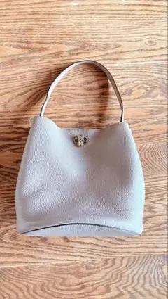 FURLA グレー ハンドバッグ オーバル形状