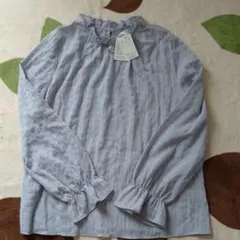 新品タグつき ブラウスのサムネイル