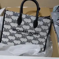 Item thumbnail for item f2f3be2d-7bfb-4784-b905-1a7b138369d3