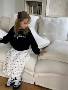 POISSON　パール付きロゴトレーナー