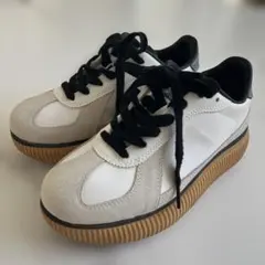 オニツカタイガー デレシティ23.5