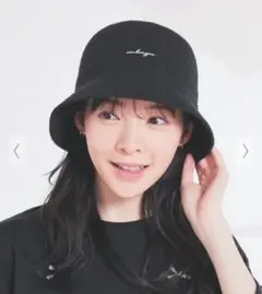 ハニーズ　サーモニットバケット　ロゴ入り　ブラック　フリーサイズ