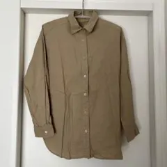 GU シャツ　Ｍサイズ　ベージュのサムネイル