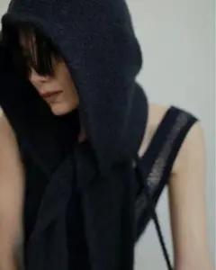 anuke Boucle Knit Hoodie