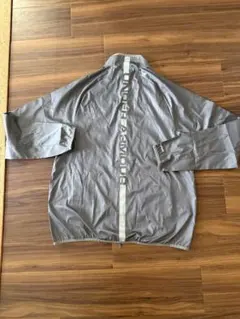 Under Armour グレー ナイロンジャケット MD