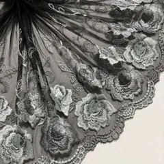 グレー系と淡ミントグリーンの花刺繍チュールレース　1m　N-565