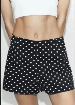 ZARA新作　ドット柄ハイウエストショートパンツ