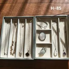 遺品生前整理ヴィンテージアクセサリーまとめ売ゴールド、シルバーネックレスブローチ