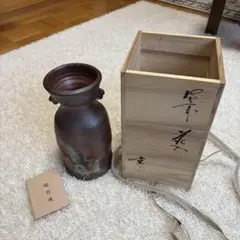 【織部】 水野健二  耳付花入 織部】 水野健二 耳付花入 - メルカリ
