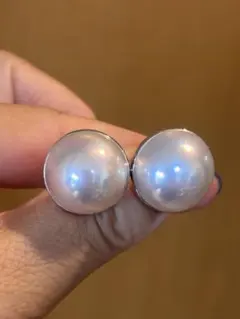 タサキK18WG 大粒オーバルパール イヤリングのサムネイル