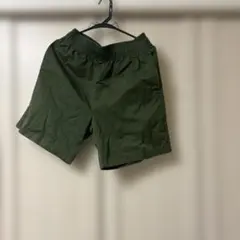 オリーブグリーン ショートパンツ
