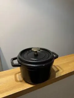 ストウブSTAUB 16センチ旧型ブラックのサムネイル