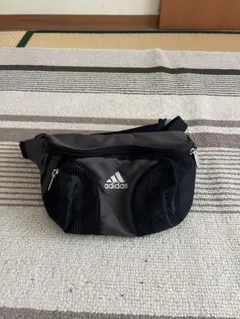 adidas ボディバッグ・ウエストポーチ 黒・グレー