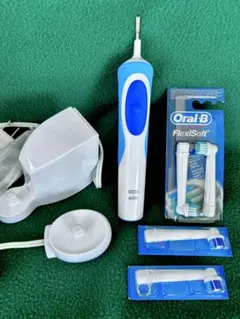 ブラウンOral-B 電動歯ブラシ本体+充電器2個+純正替えブラシ4本　セット