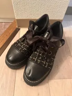 シューズ　編み上げ　ローヒール　フェイクレザー　黒