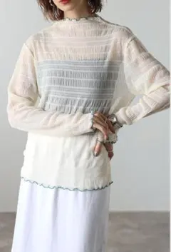 配色パイピングシアータートルプルオーバー　白　ボンジュールサガン　新品