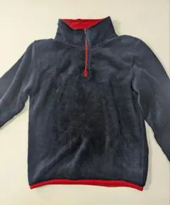 ネイビーとレッドのフリースジャケット